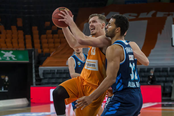 一路过关斩 一路过关斩