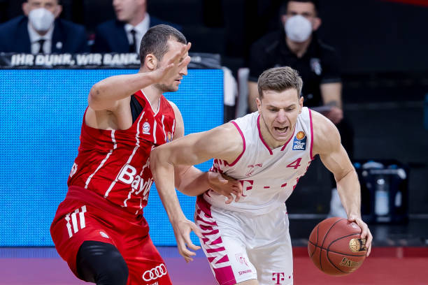 不恰当的举 不恰当的举