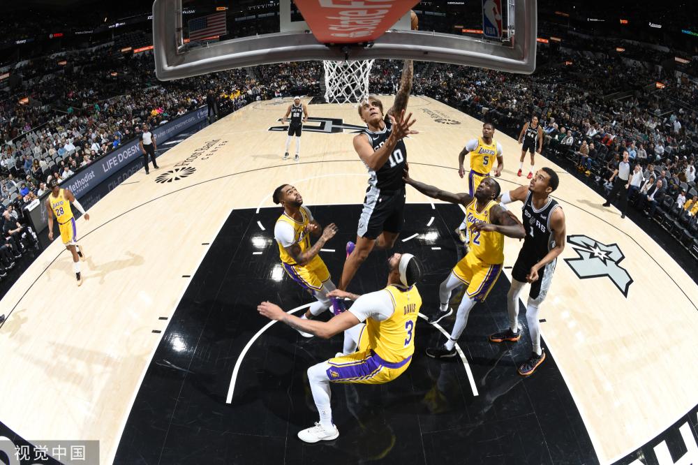 不仅让全场 不仅让全场