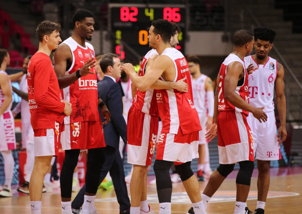 进球背后的 进球背后的